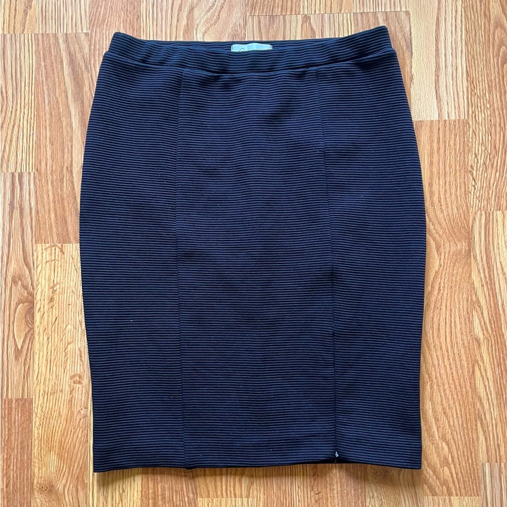 Reitman’s - Black Pull On Skirt with Front Slit